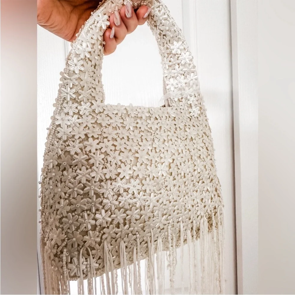 NWT White Floral Pearl Beaded Fringe Bridal Wedding Handbag Purse TikTok Viral - Picture 3 of 5